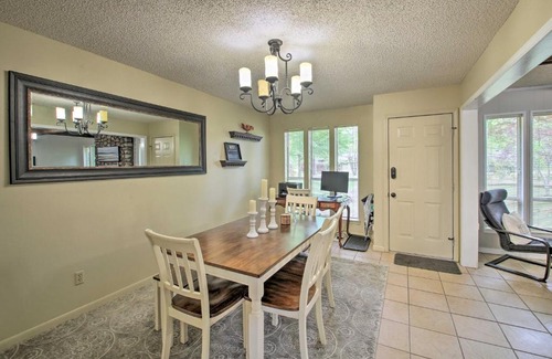 Mid America House | Riverfront Home with Kayaks and Lake Hamilton Access!