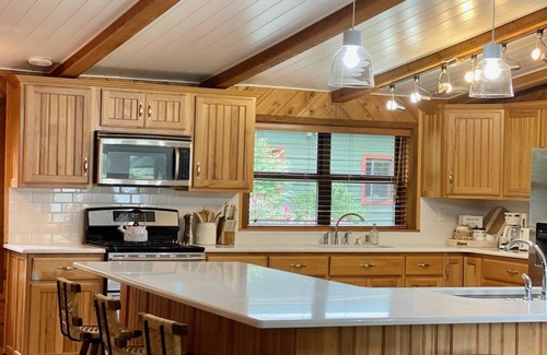 Cotter House | Riverfront House, Sleeps 10, at Wildcat Shoals Boat Ramp, Excellent Bank Fishing