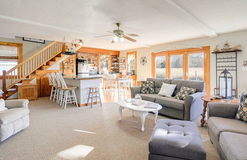 Kingston Cottage | Riverfront Kingston Cottage w/Deck, 2 Mi to Beach