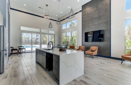Highlands Apartment | Riverfront Living Near Airport