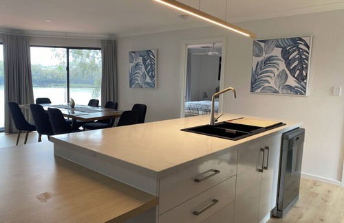 Brenda Park House | Riverfront Luxury Brenda Park, Morgan, SA, Murraylands Riverland