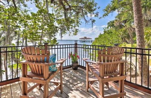 Tropic Apartment | Riverfront Merritt Island Bungalow with Dock and Deck