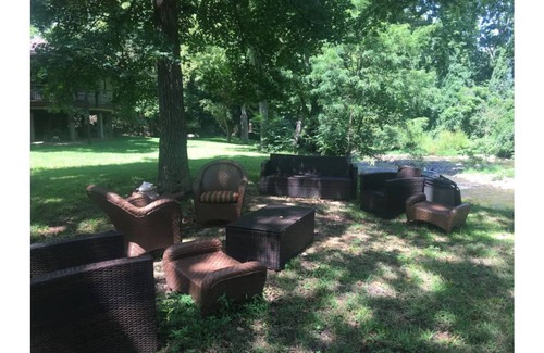 Hot Springs Cabin | Riverfront! Private, short walk to town