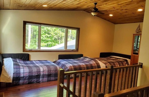 Wallace House | Riverfront Private Wooded 4-Season Cottage Retreat