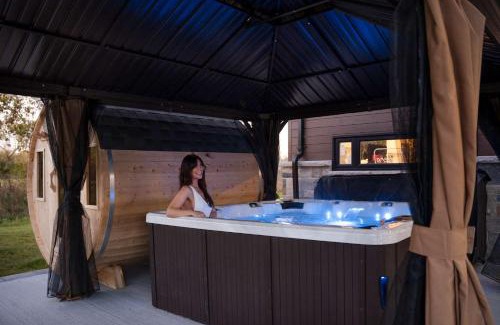 Trent Hills House | Riverfront Retreat Modern Home w Sauna and Hot Tub