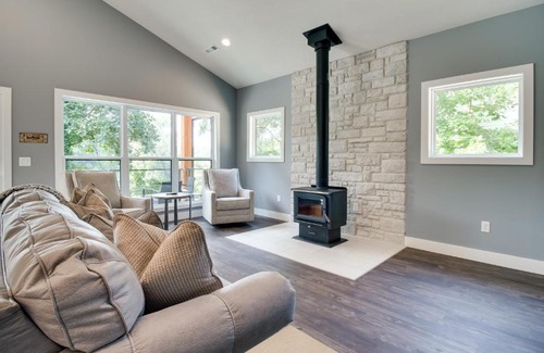 Mountain Home House | Riverfront Salesville Cabin Rental with Shared Dock!