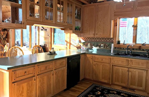 Peak Creek Cabin | Riverfront,Spacious,Two Master Suites,HotTub,WIFI,Dog Friendly,Floats,PoolTable