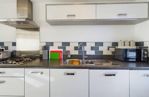 Stafford House | Riverfront Staffordshire Retreat