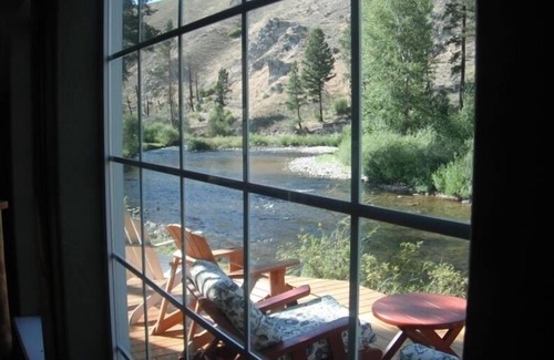 Conner House | Riverhouse Retreat on East Fork of the Bitterroot - Stunning Views & Tranquility