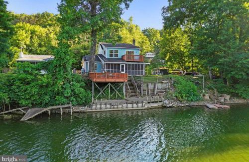 Front Royal House | Rivers Edge - On the River, Breathtaking views!