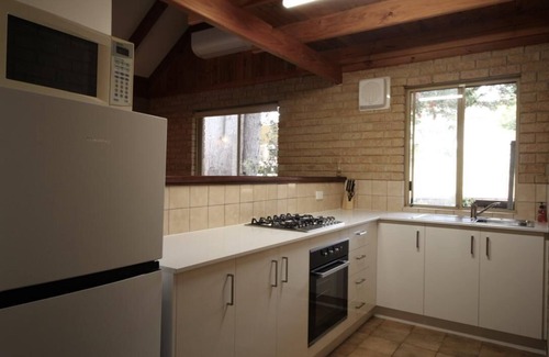 Augusta Cottage | Riverscape Cottage No.11 - Riverscape - unit 11 with views over the Blackwood River and fire place