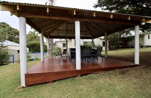 Augusta Cottage | Riverscape Cottage No.11 - Riverscape - unit 11 with views over the Blackwood River and fire place
