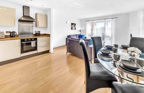 Derby Apartment | Riverside Apartment 2BR - Free Parking - Wi-Fi -Netflix