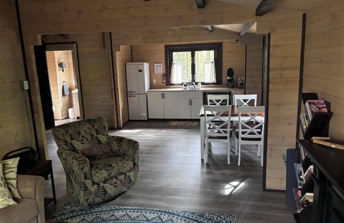 Bracebridge Cabin | Riverside cabin in the woods
