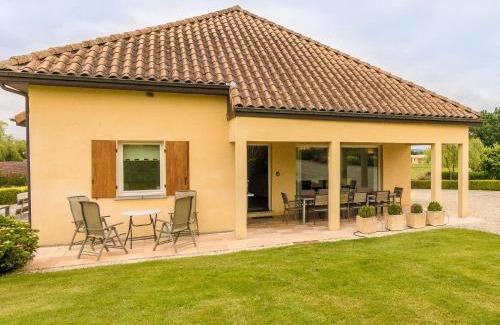 Saint-Nexans House | Riverside Comfort, Saint-Nexans