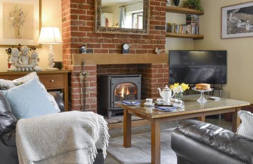 Drayton House | Riverside Cottage