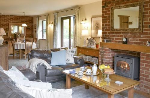Drayton House | Riverside Cottage