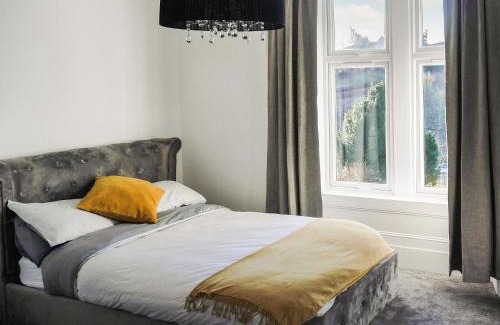 Larkhall House | Riverside Cottage