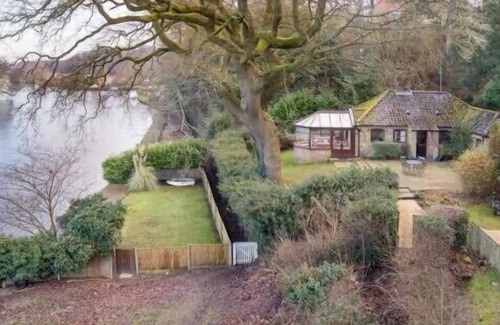Bramerton Cottage | Riverside cottage in idyllic location with private mooring.Great for fishing!