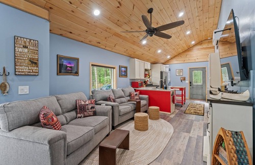 Lake Luzerne-Hadley House | Riverside & Dock, Hot Tub, Centrally Located, Pet Friendly: The Hummingbird Camp