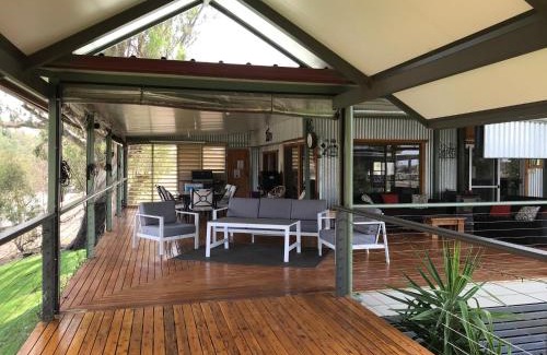 Tarriaro Bed & Breakfast | Riverside Farm Retreat