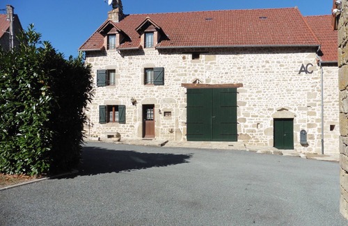 Peyrat-la-Noniere House | Riverside holiday home with pool