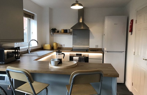 Newcastle-upon-Tyne House | Riverside Home. 3 Bedroom. Free Parking. 10 mins to Newcastle Centre