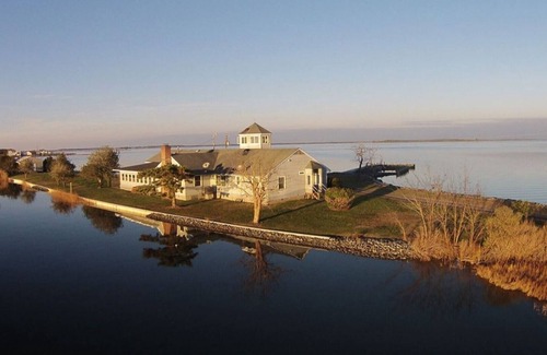 Fishing Creek Bed & Breakfast | Riverside Lodge Bed & Breakfast on the Honga River UNIT B