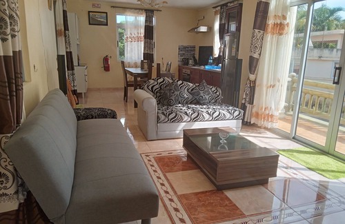 Grand River South East House | Riverside Holiday Home
