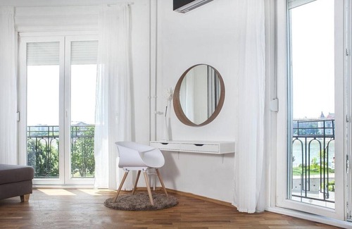 Belso-Ferencvaros Apartment | Riverside Panorama Apartment