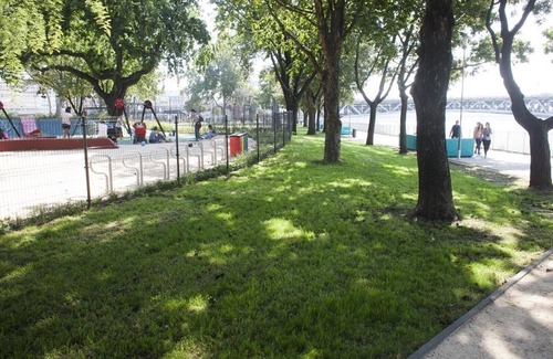 Belso-Ferencvaros Apartment | Riverside Panorama Apartment