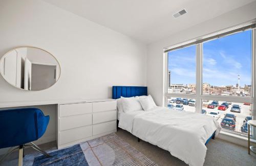 Fifth Ward Apartment | Riverside Plaza Blue