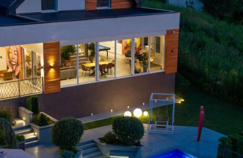 Sremska Mitrovica Villa | Riverside pool villa-Sremski Karlovci