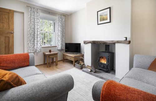 Caldbeck House | Riverside - Quaint County Cottage overlooking the Beck