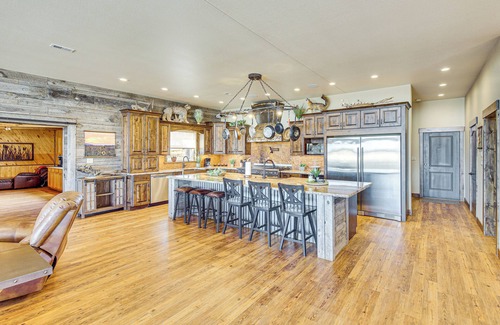 Bridgeport Cabin | Riverside Retreat in Bridgeport w/Game Room!