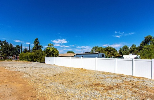 Riverside House | Riverside retreat near University of California