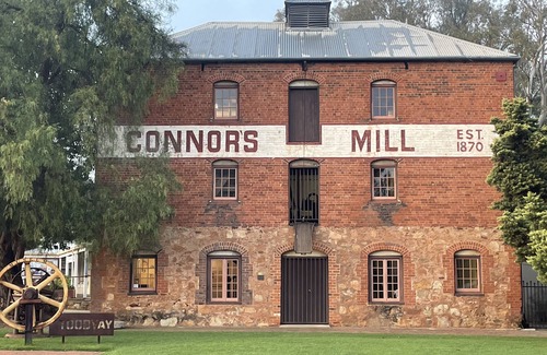 Toodyay Cottage | Riverside Town Centre Cottage and Garden