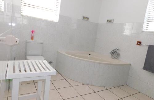 Laaiplek House | Rivertides Self Catering Guest House