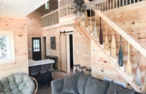 Cherokee House | RIVERTON LAKESIDE COTTAGE ON PICKWICK LAKE