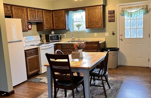 Chapmanville Apartment | Riverview Retreat II, Charming 2 BR apartment with WiFi in Chapmanville, WV