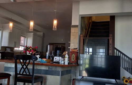 Walkerville House | Riverview , waterfront, homestay, bnb