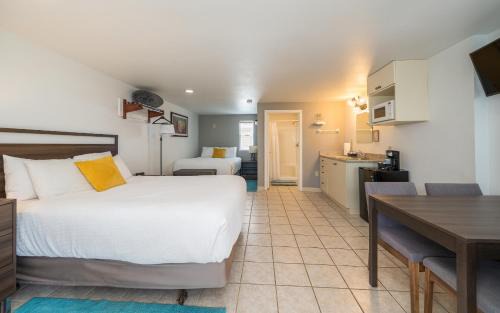 Chelan Hotel | Riverwalk Inn