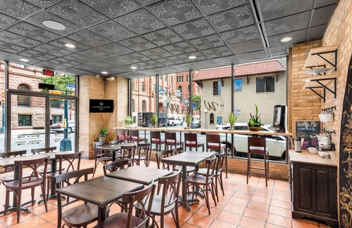 Main - Military Plaza House | RiverWalk Plaza - Double Queen City View