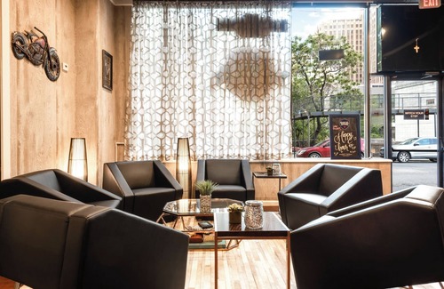 Main - Military Plaza House | RiverWalk Plaza - Double Queen City View