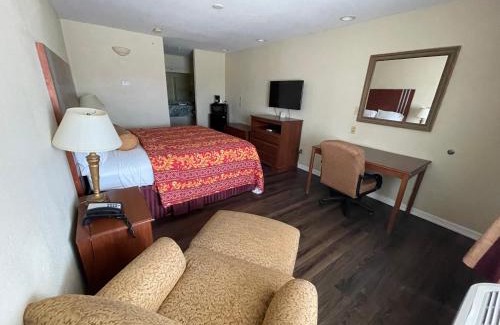 Kingsville Hotel | Riviera Inn and Suites