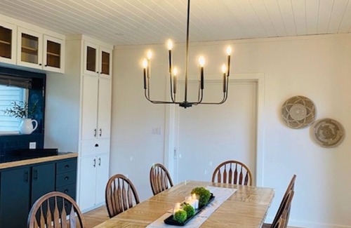 West Nipissing Cottage | Riviera Lodge - Large Renovated Waterfront Property