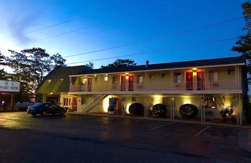 Mackinaw City Hotel | Riviera Motel