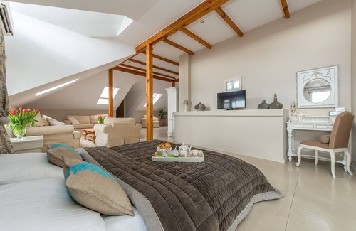 Olszewnica Nowa Hotel | Riviera Resort Modlin Airport
