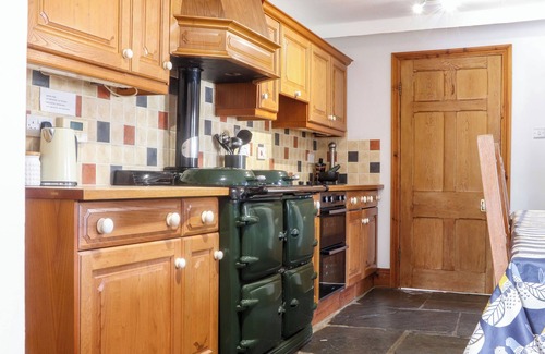 Saint Erth Praze Cottage | RIVIERE HOUSE, pet friendly, with hot tub in Hayle