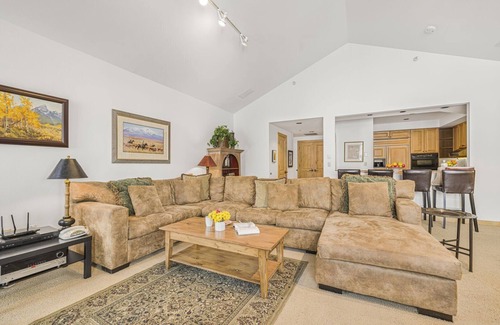 Granite Ridge Condo | RMR: Cody House D Condo in Teton Village